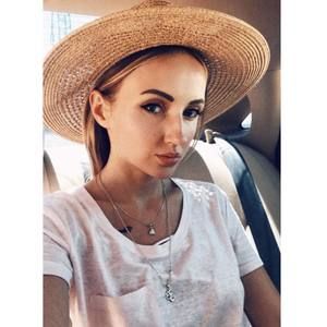 Meet your Posher, Anika